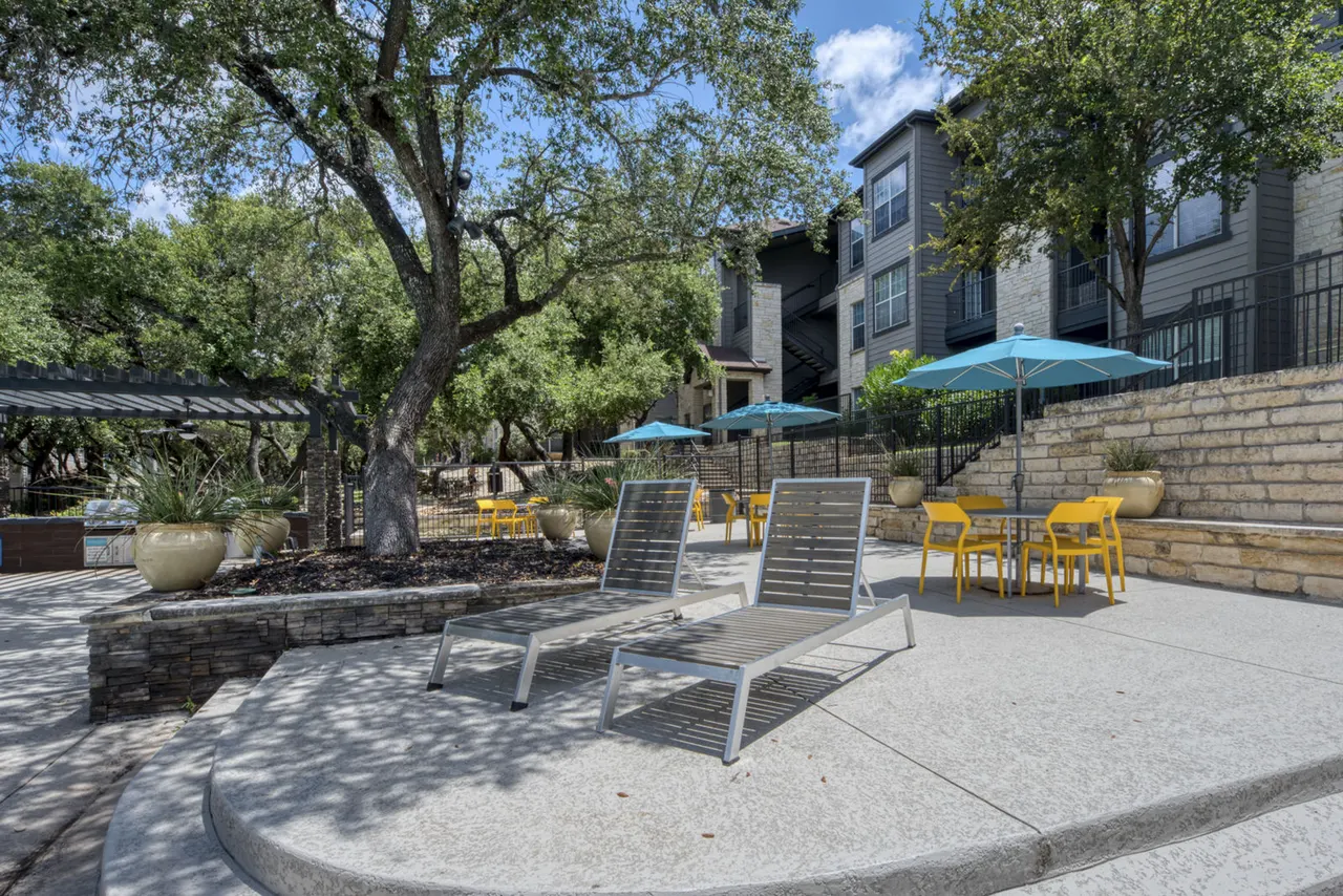 Laurel Canyon Apartments