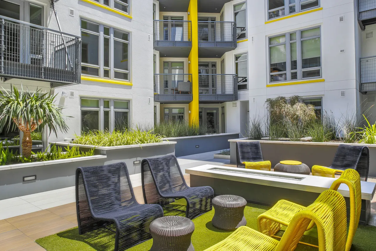 mResidences Olympic &amp; Olive