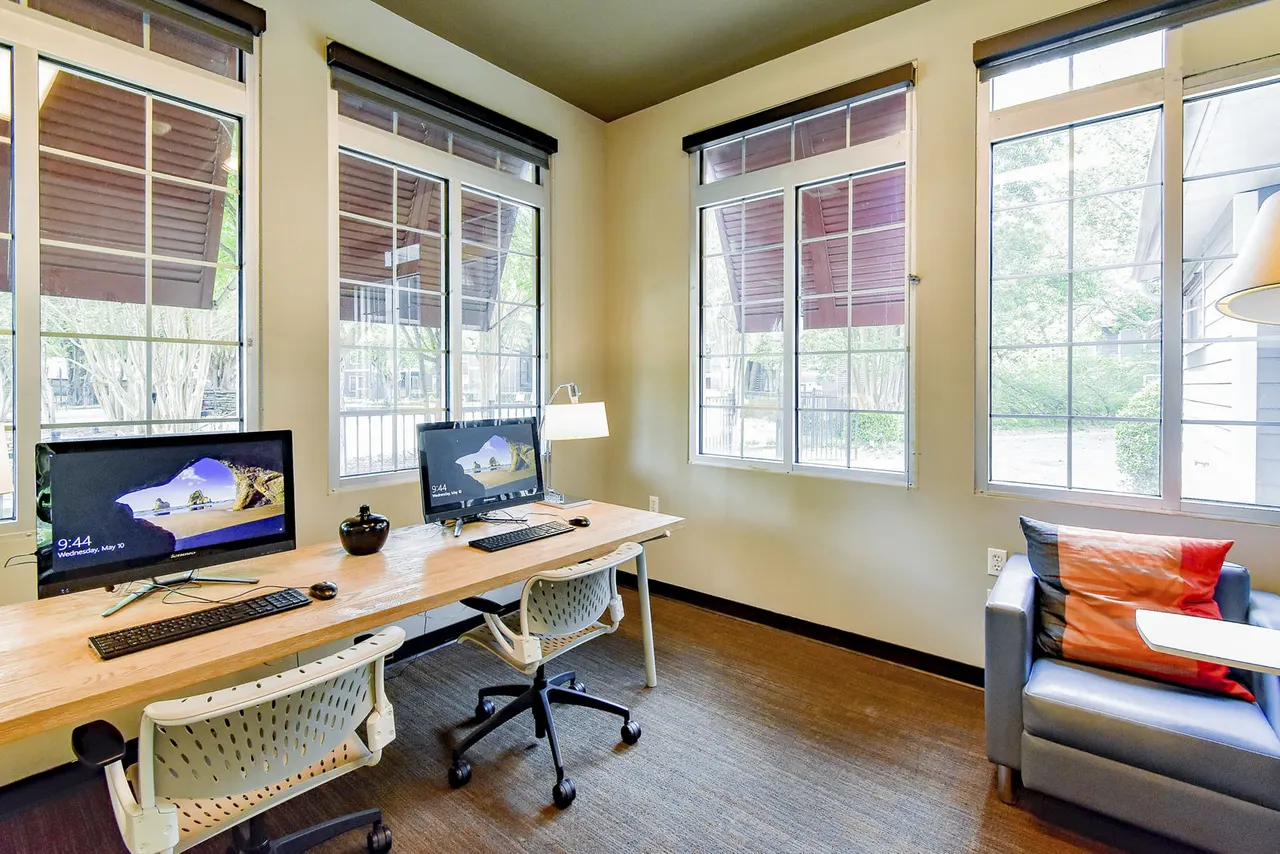 Riverset Apartments