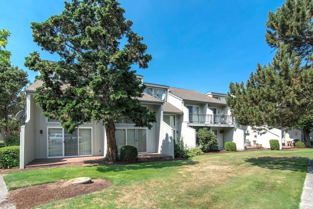 Meadowlawn Apartments