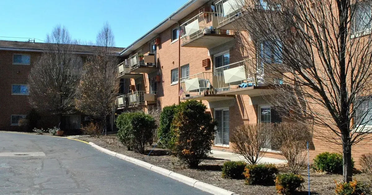 Fairview Park Manor