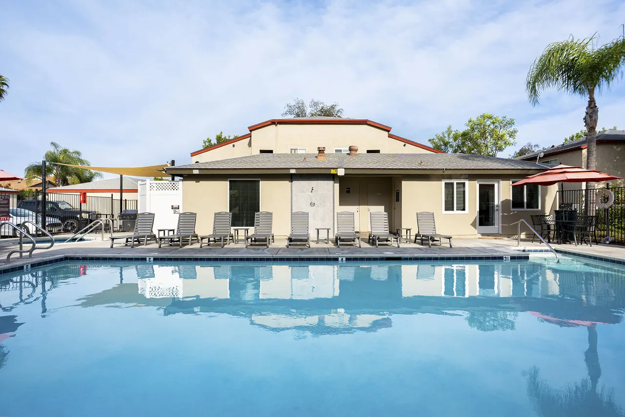 Whispering Oaks Apartments