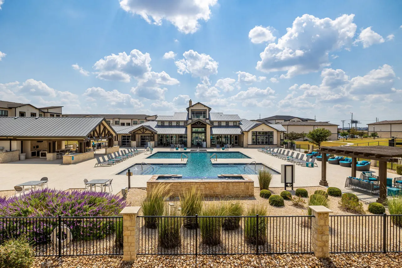 Enclave Falcon Pointe Apartments