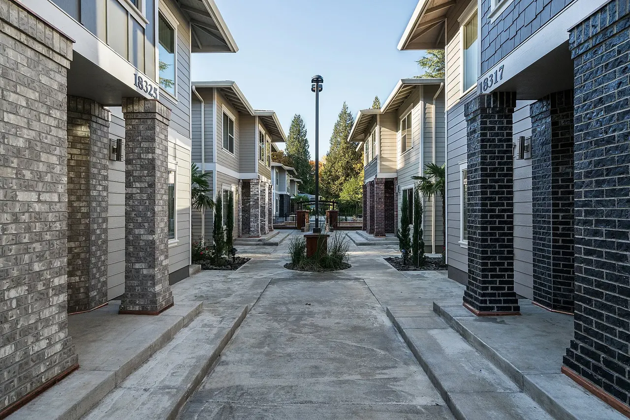 Villas at Oak Point