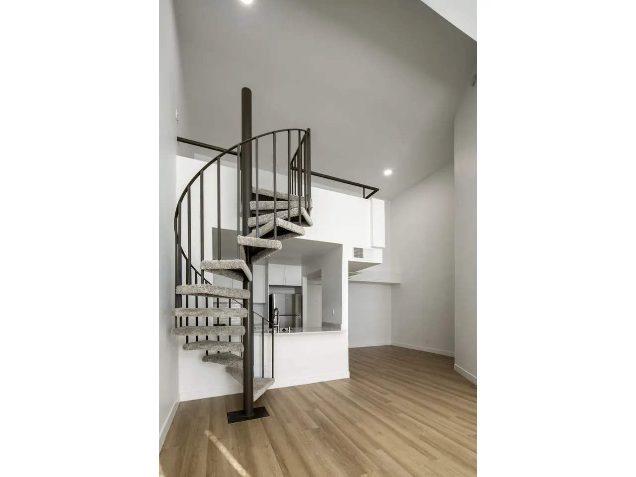 Warner Pointe
