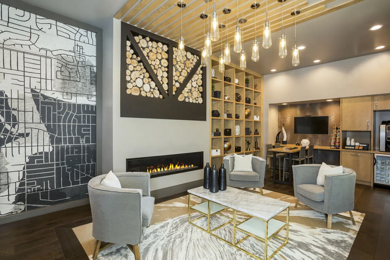 Solana Olde Town Station Apartments