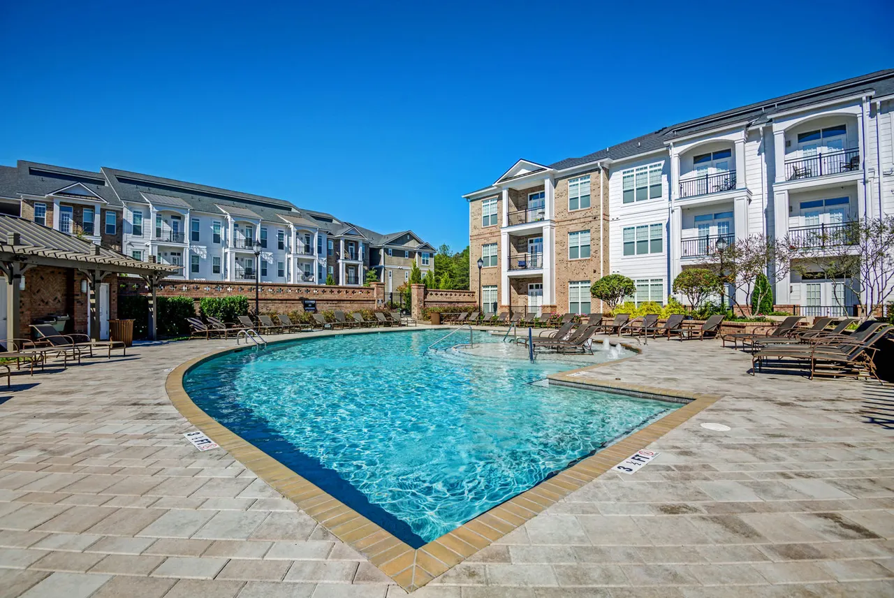 Whitehall Parc Apartment Homes