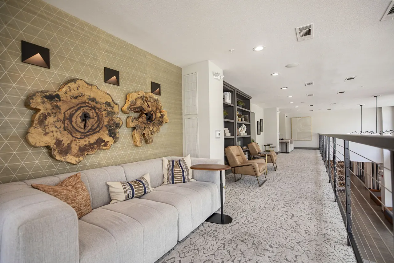 2121 Mid Lane Apartments