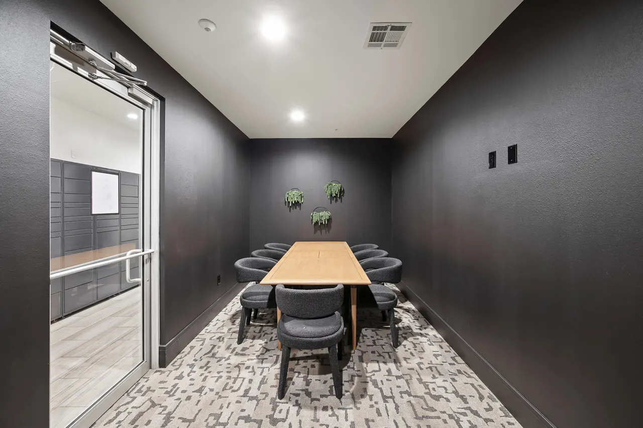 Domain West Apartments