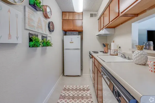 Sunchase Apartments