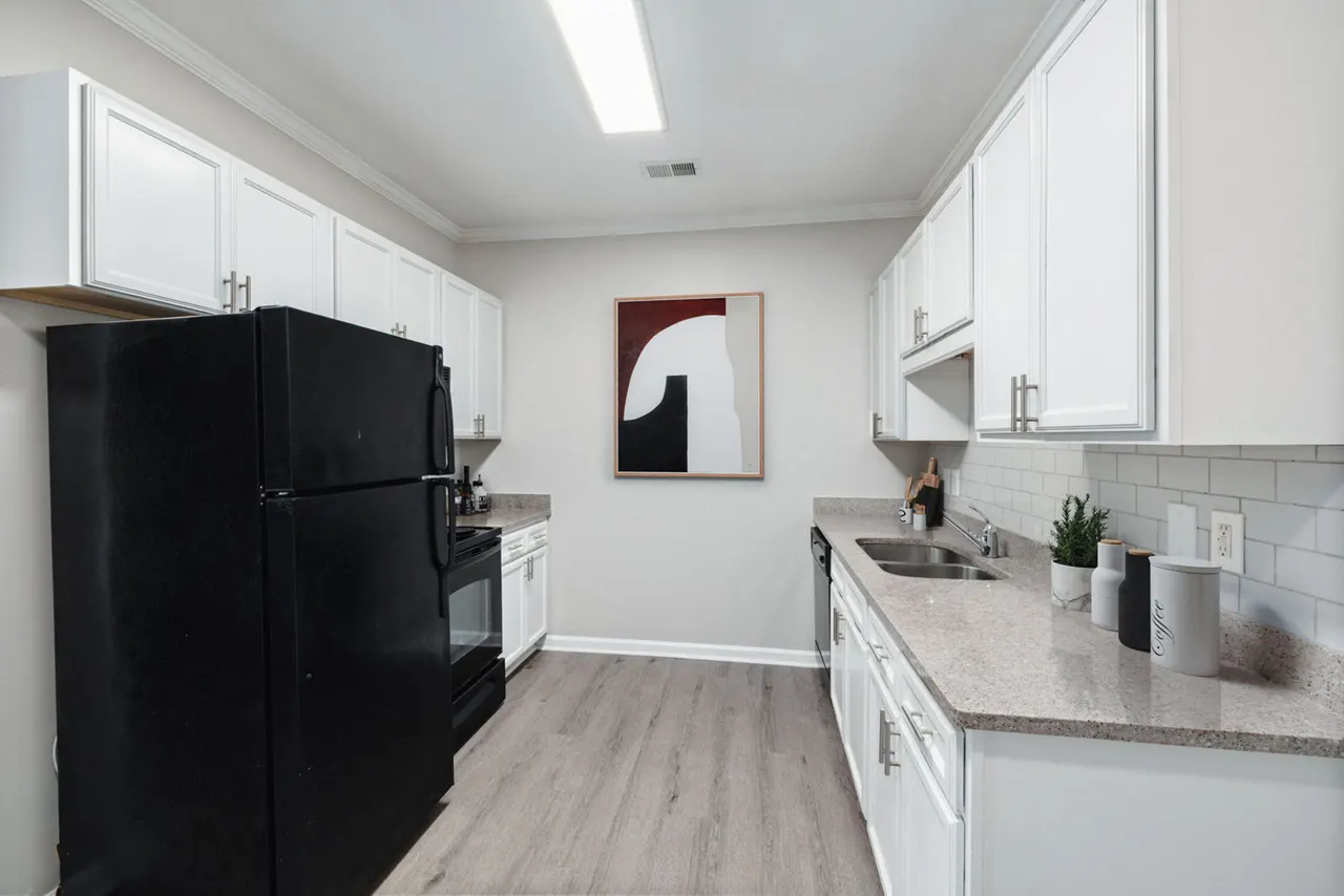 The Summit on 401 Apartments