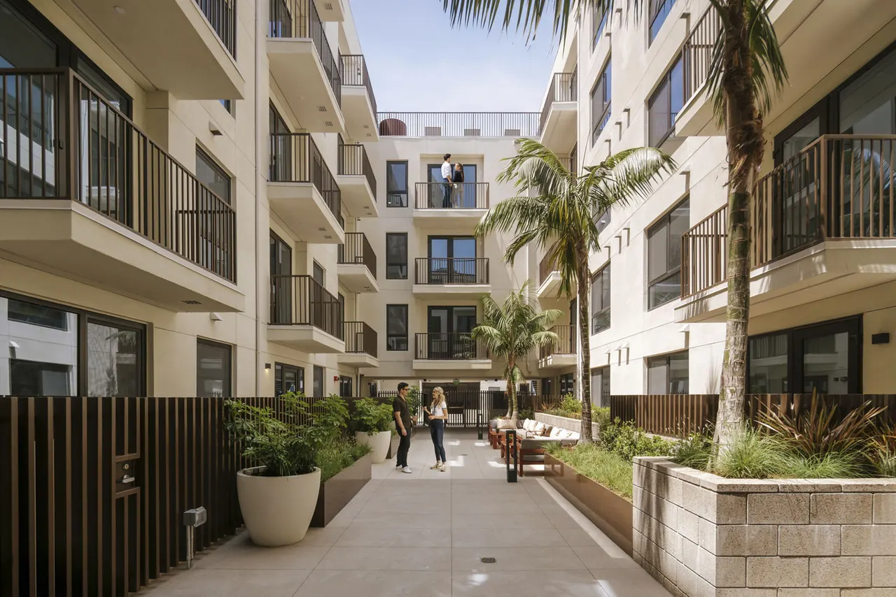 Santa Monica Collection - 1430 Lincoln