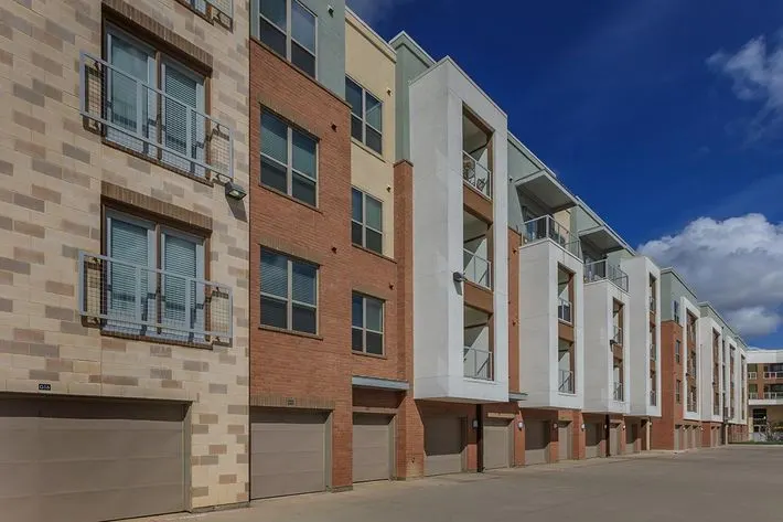 404 Border Apartments