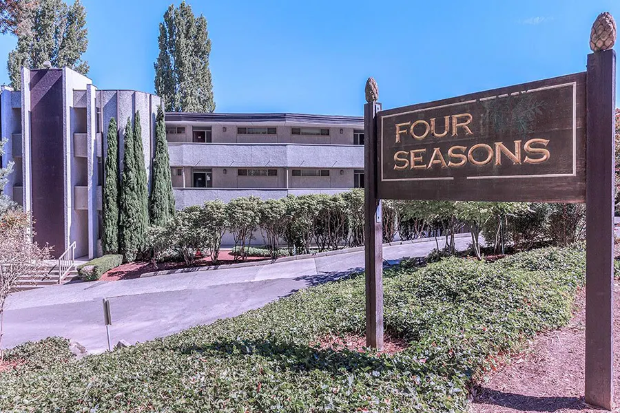 Four Seasons Apartments