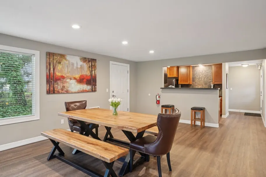 Barclay Square Apartments
