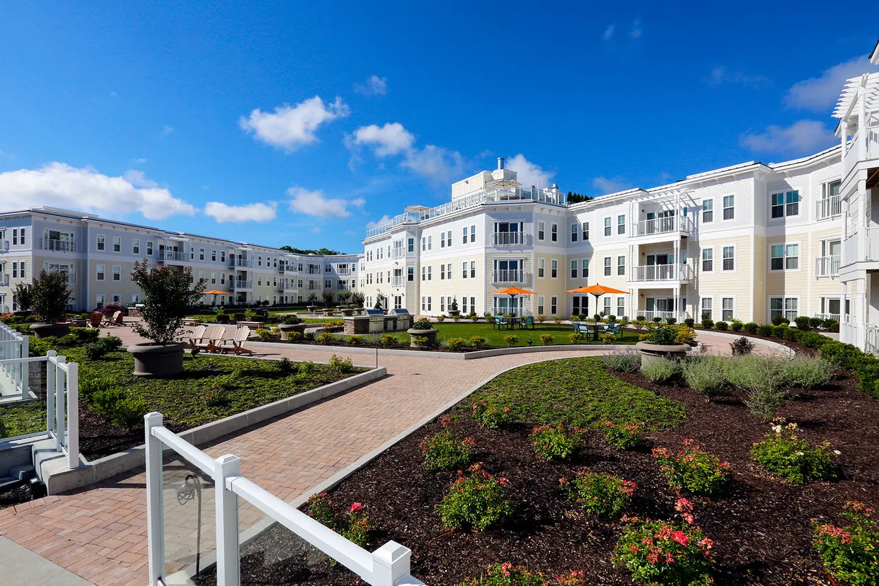 The Shipyard at Port Jefferson Harbor Apartments