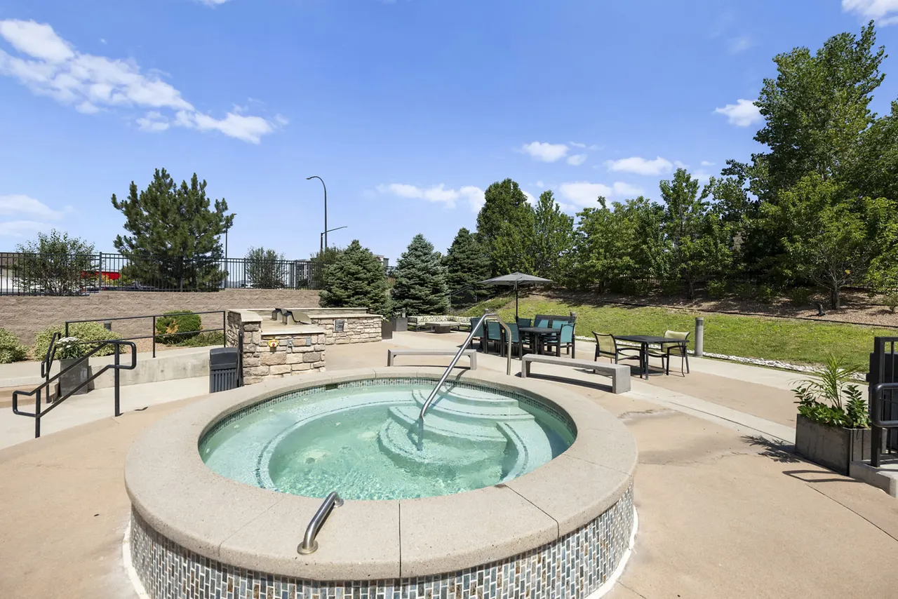 HiLine at Littleton Commons Apartments