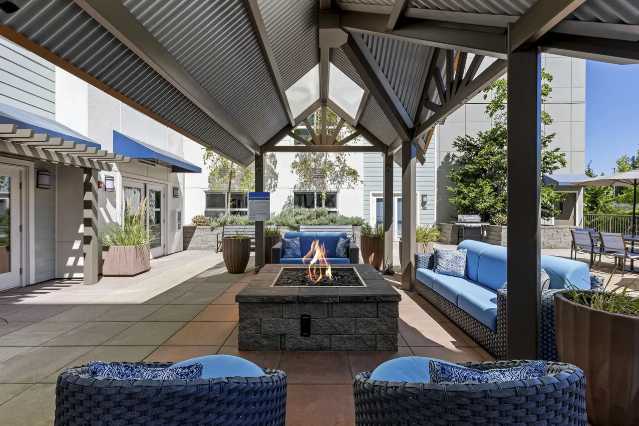 Lynnwood City Center Senior Living