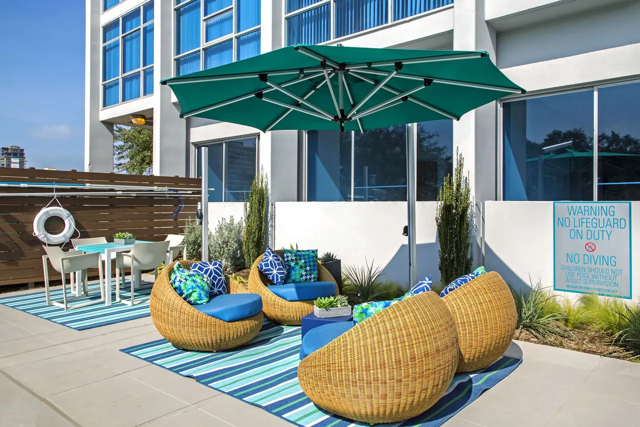 The Cabochon at River Oaks Apartments