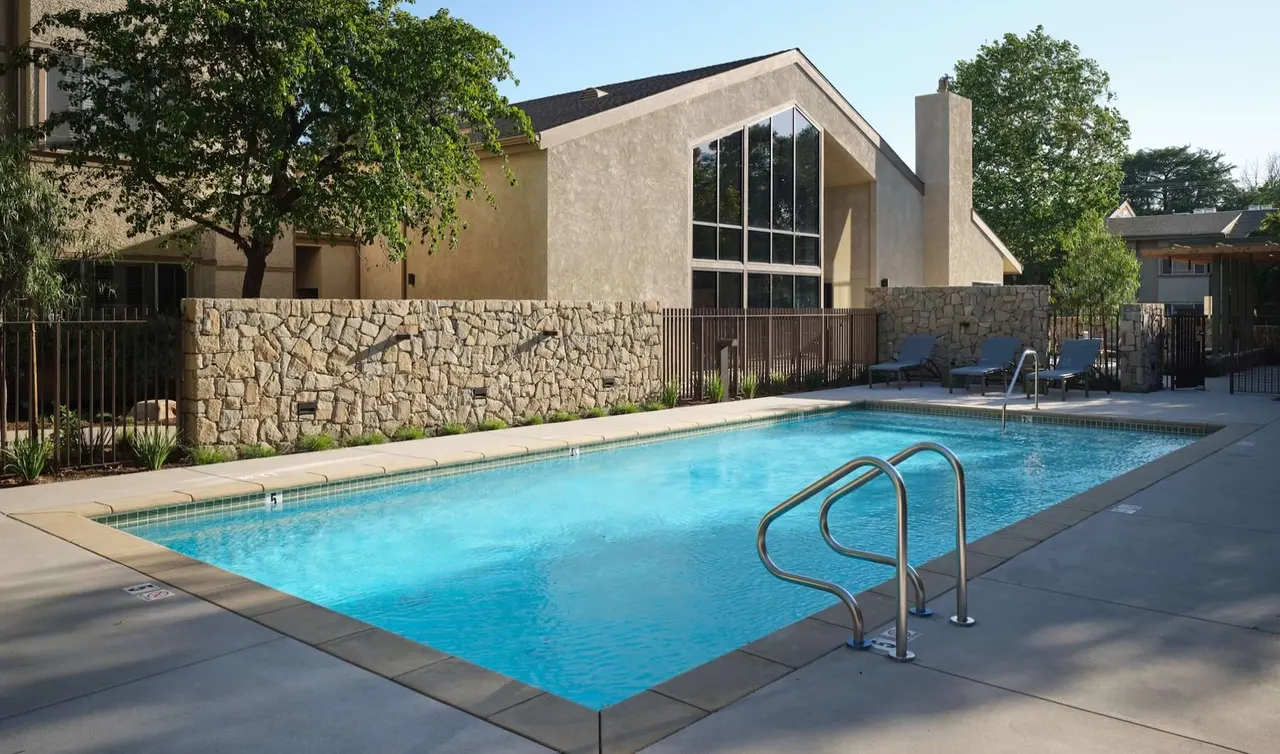 Valley Oaks Village 55+