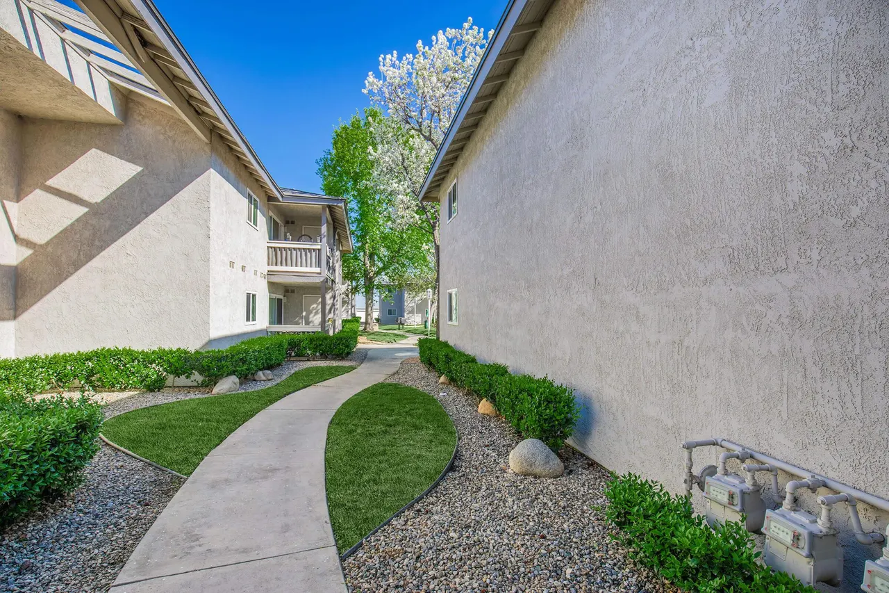 Montecito Apartments