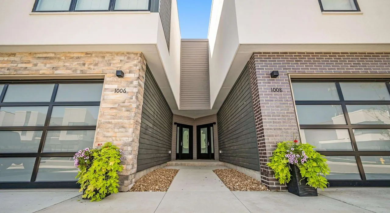 Vanguard Villas