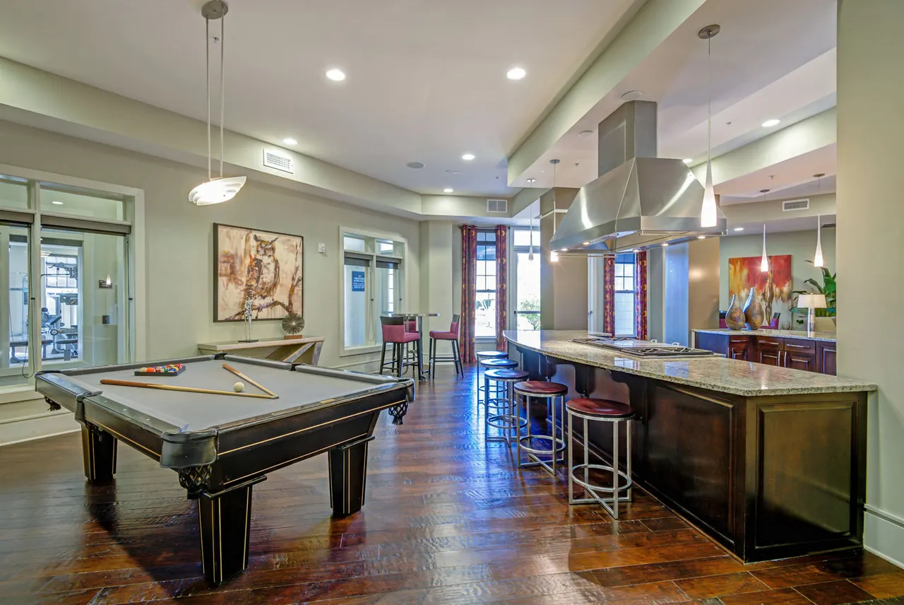 Whitehall Parc Apartment Homes