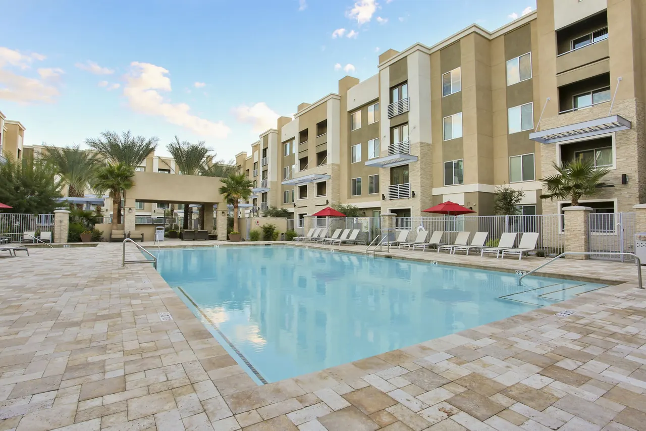 The Met at Fashion Center Apartments