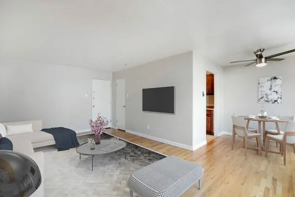 25 Emerson