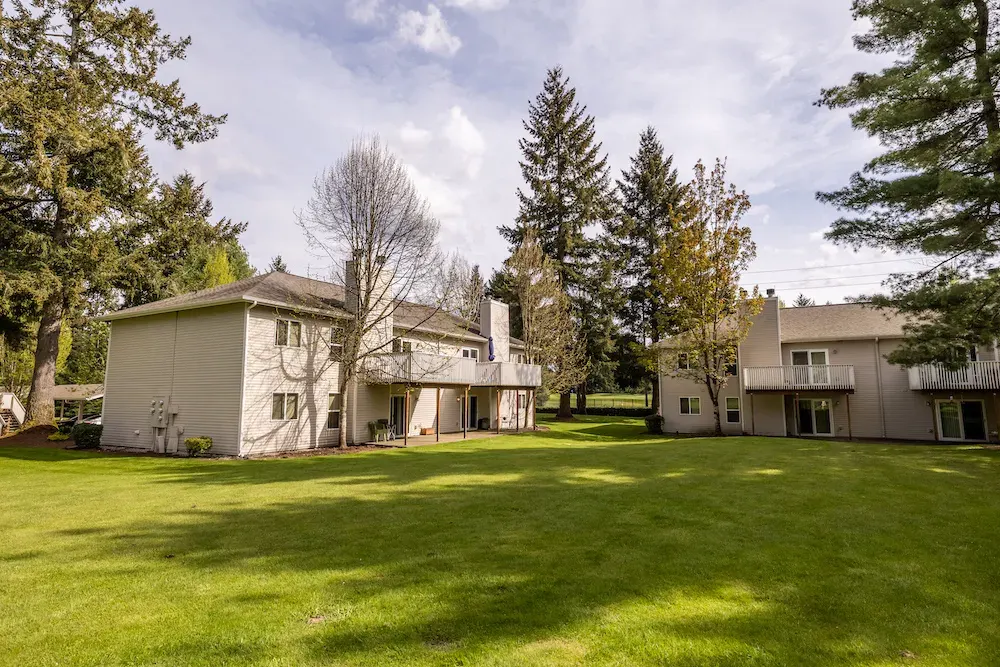 Summers Manor
