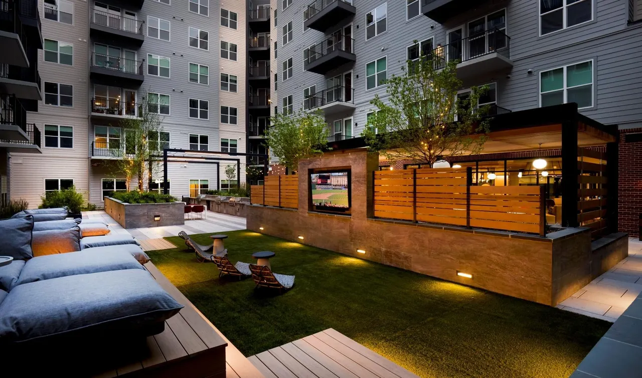 Modera Clarendon