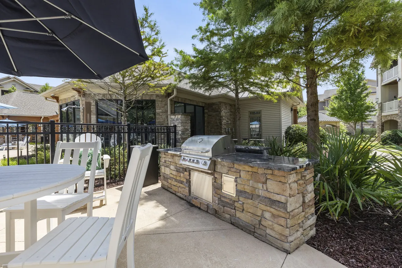 Tryon Park at Rivergate