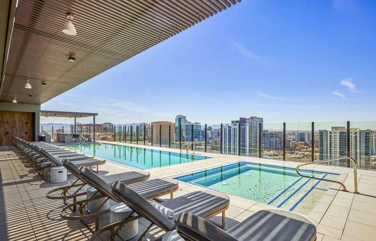 Skye on 6th Apartments