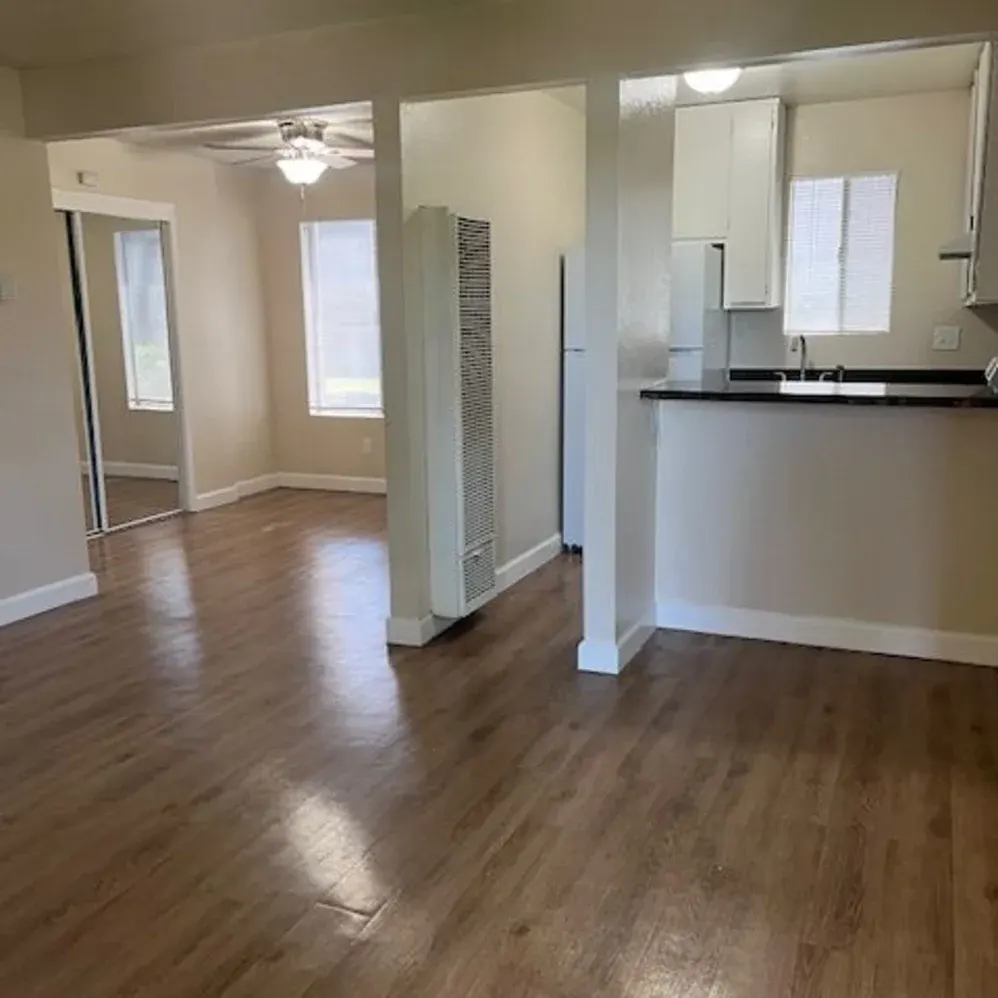 Iron Horse Apartments