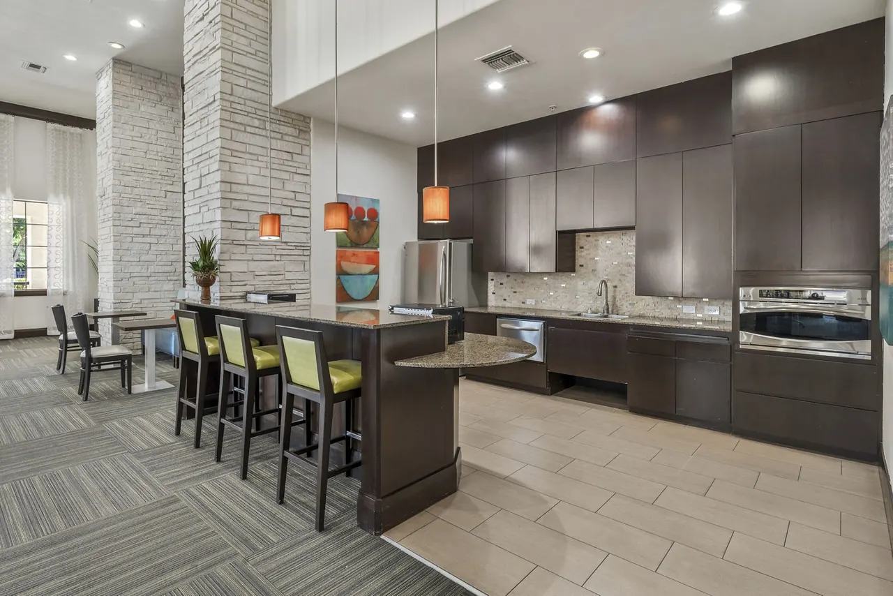 Residences at FortyTwo25 Apartments