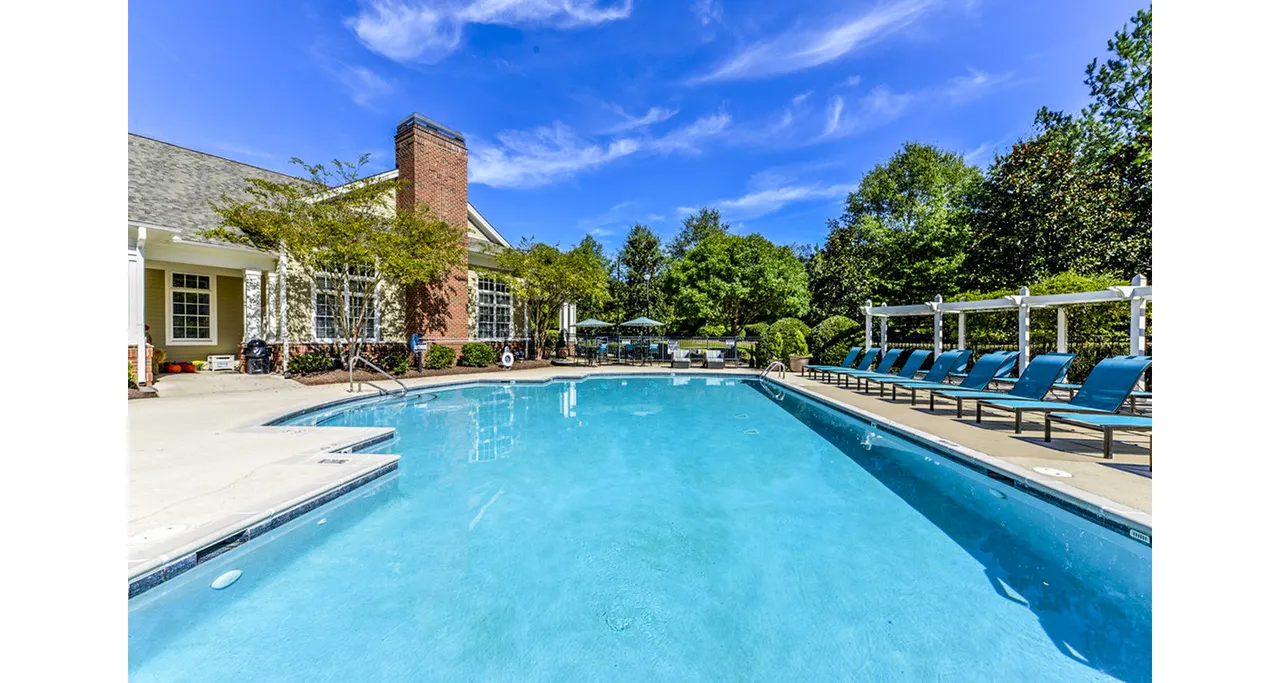Columns at Wakefield Apartments