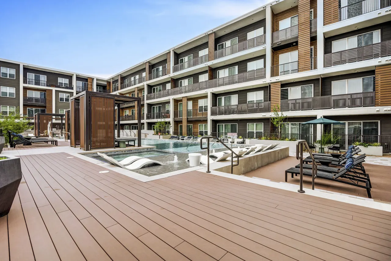 Lakeshore Pearl