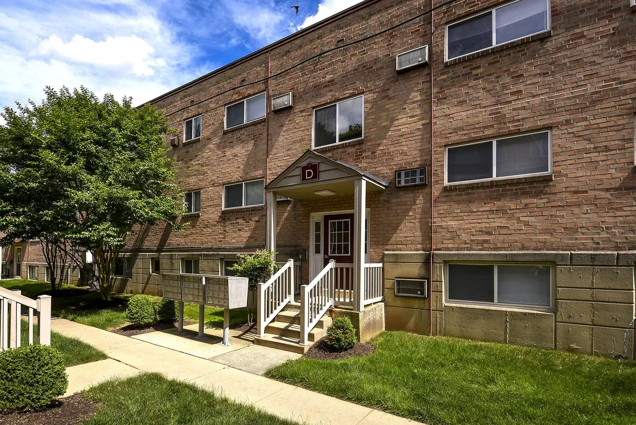 Woodview Apartments