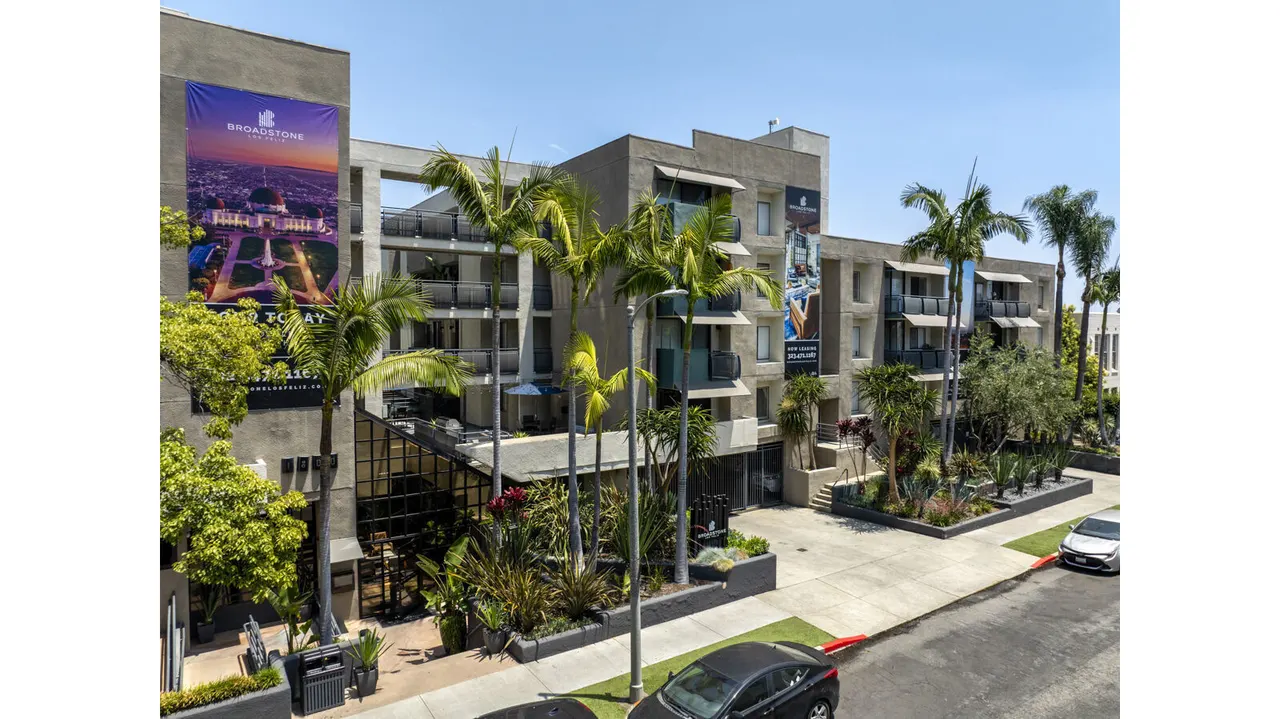 Los Feliz Club Apartments