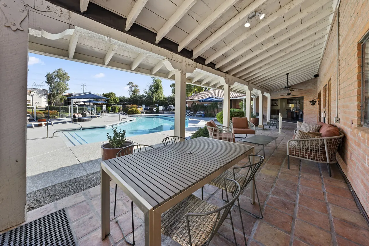 Genoa Lakes Apartments