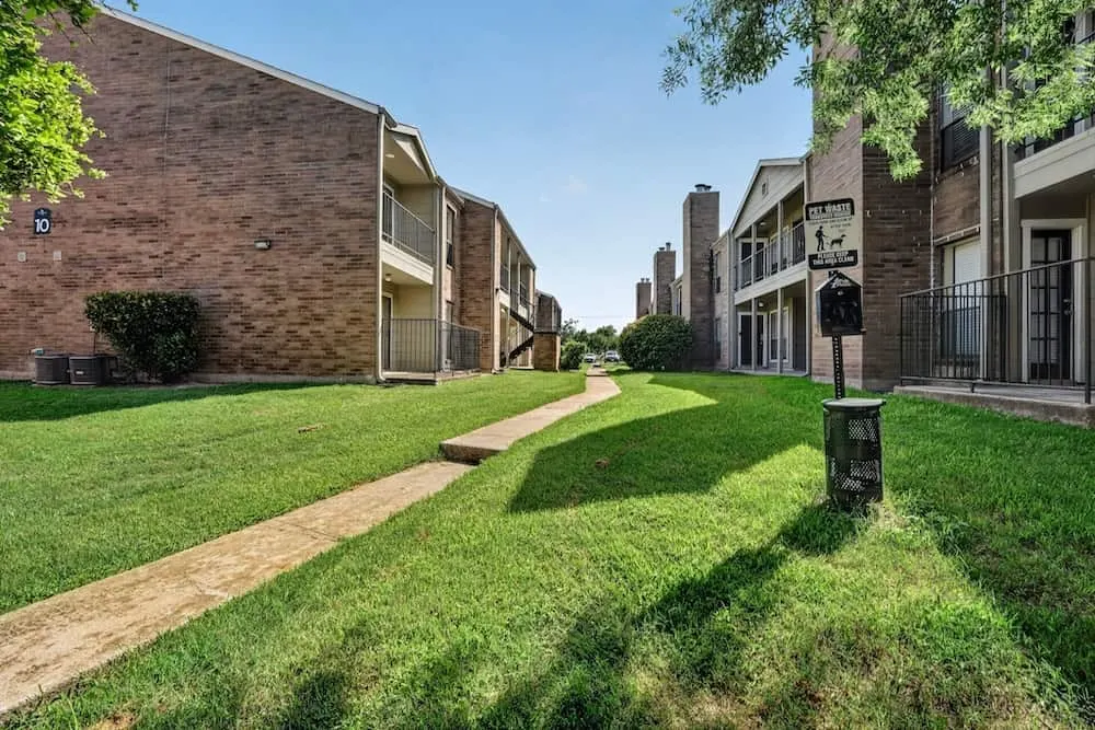 The Heights at 701 Apartments