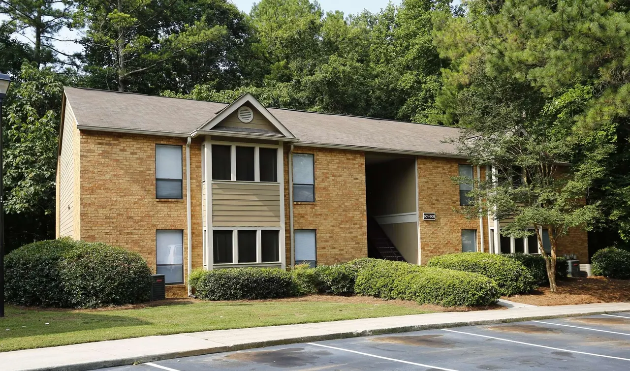 Hampton Woods Apartments