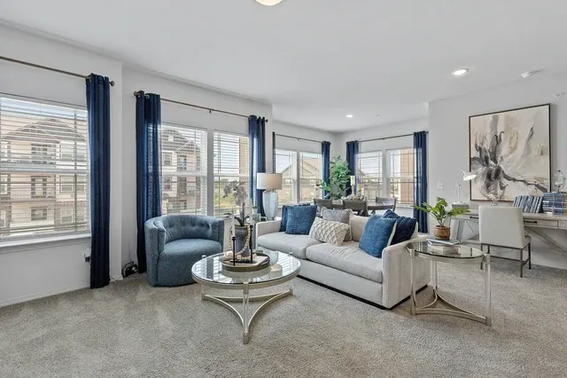 97@ North Oak Apartments