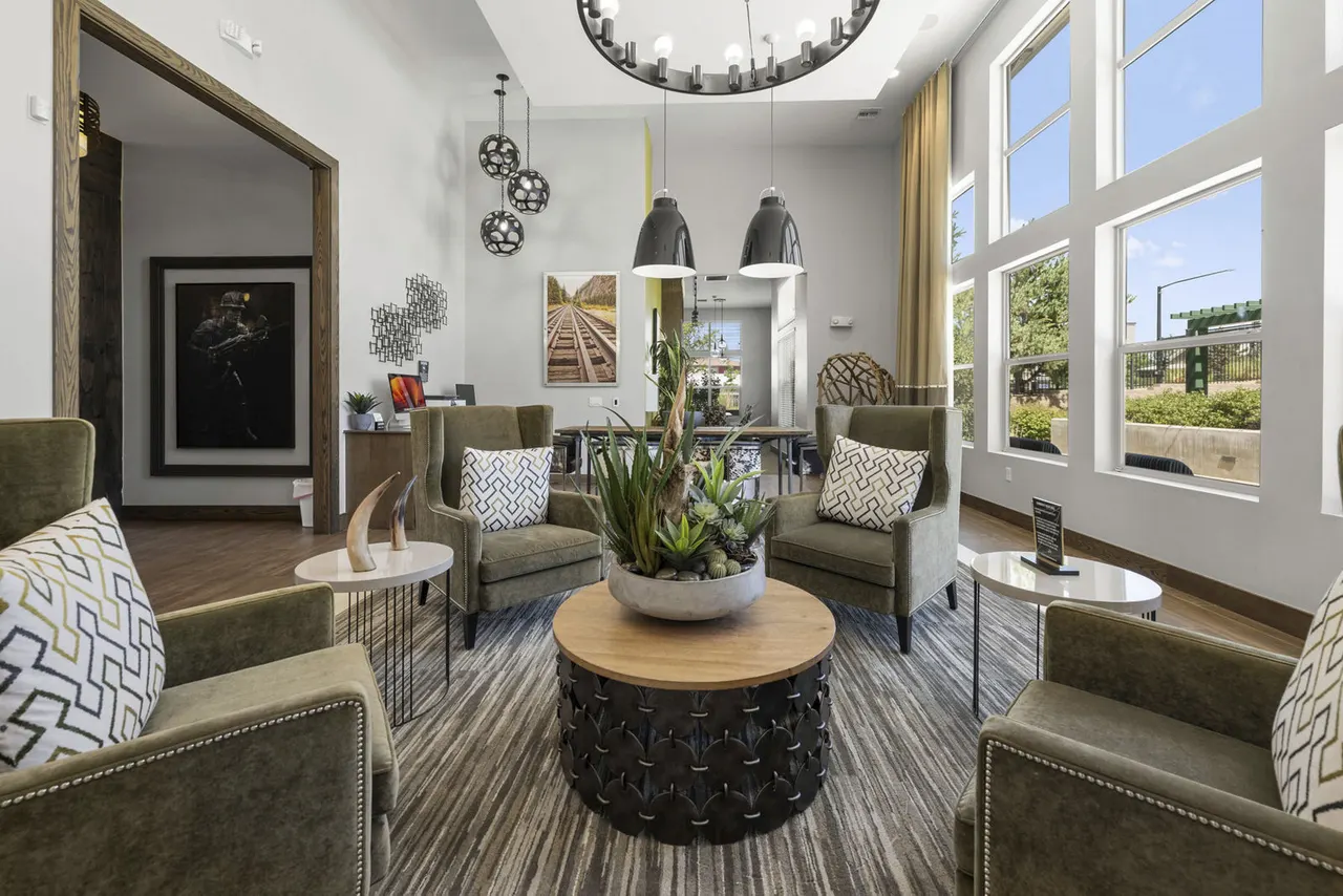 HiLine at Littleton Commons Apartments