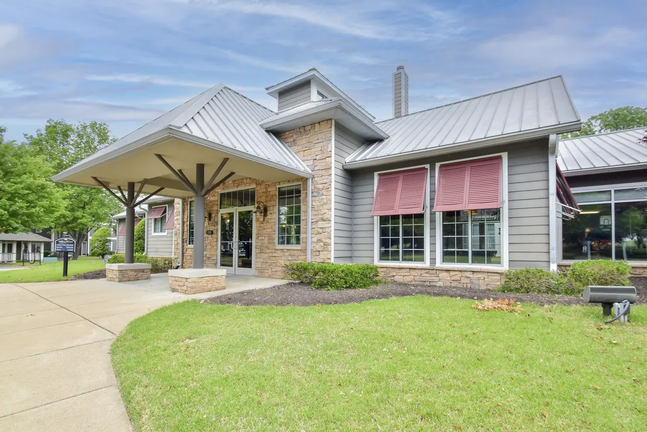 Riverset Apartments
