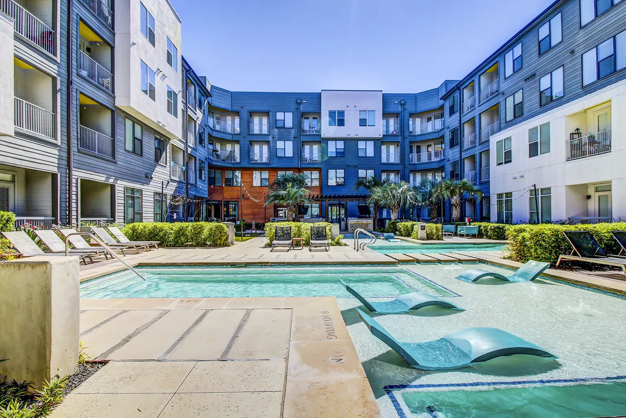 Elan East Apartments