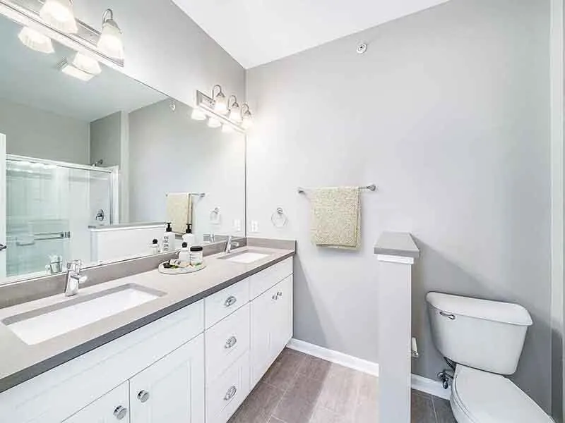 River Run At Naperville Luxury Apartments