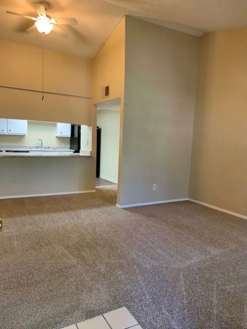 Oak Creek Village Apartments