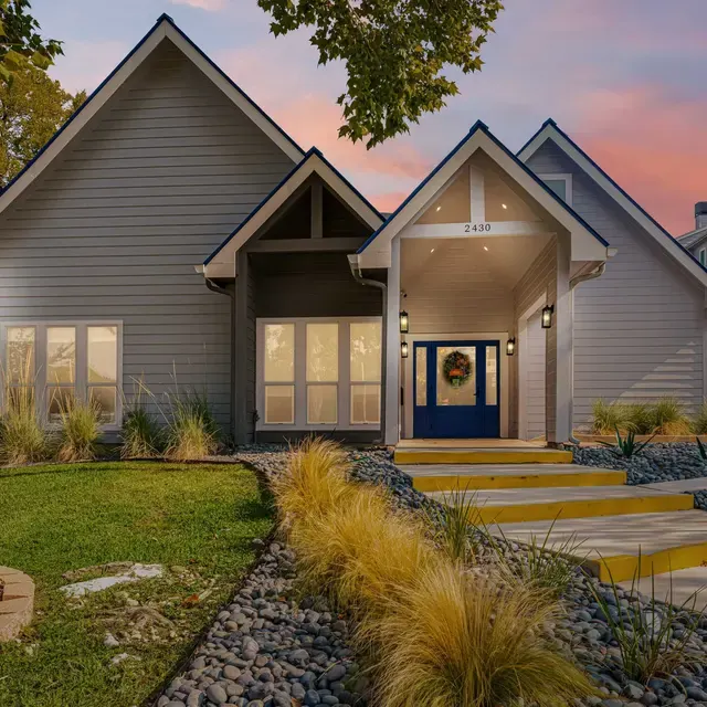 Lexington Hills Apartments