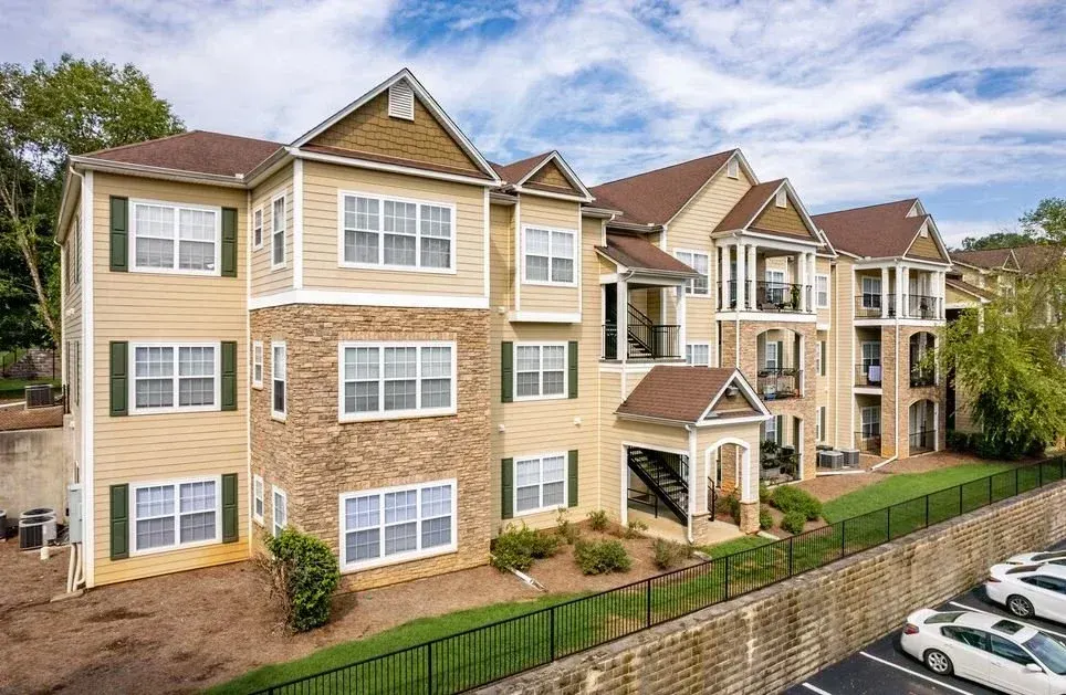 Legacy Pointe Apartments
